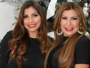 Angie Peña junto a su madre Michelle Melgares