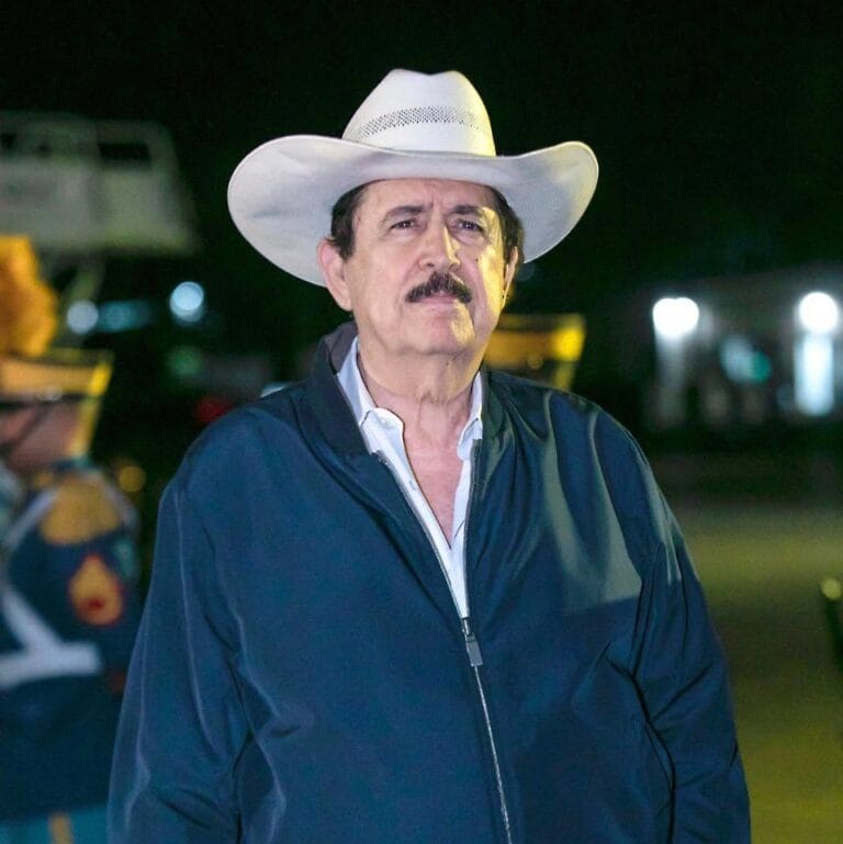 Manuel Zelaya viajaría a México