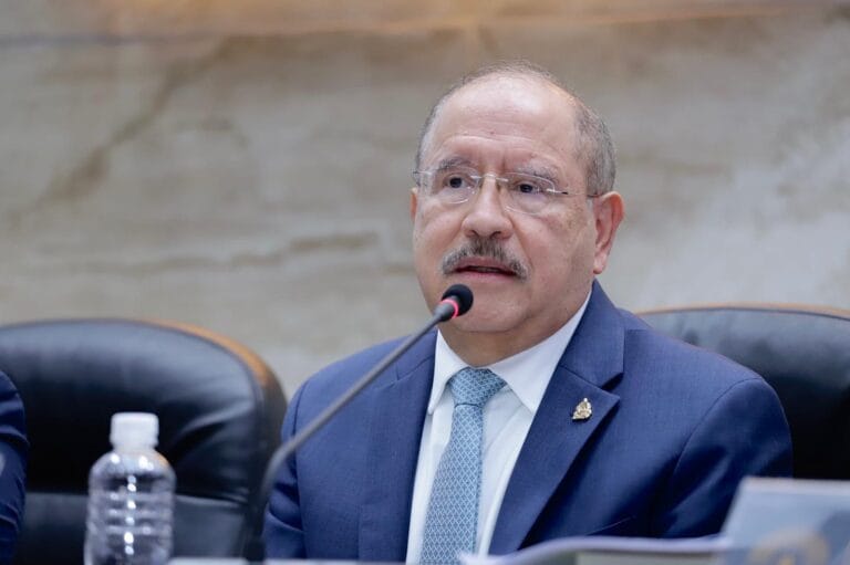 Hugo Noé Pino/ Congreso Nacional