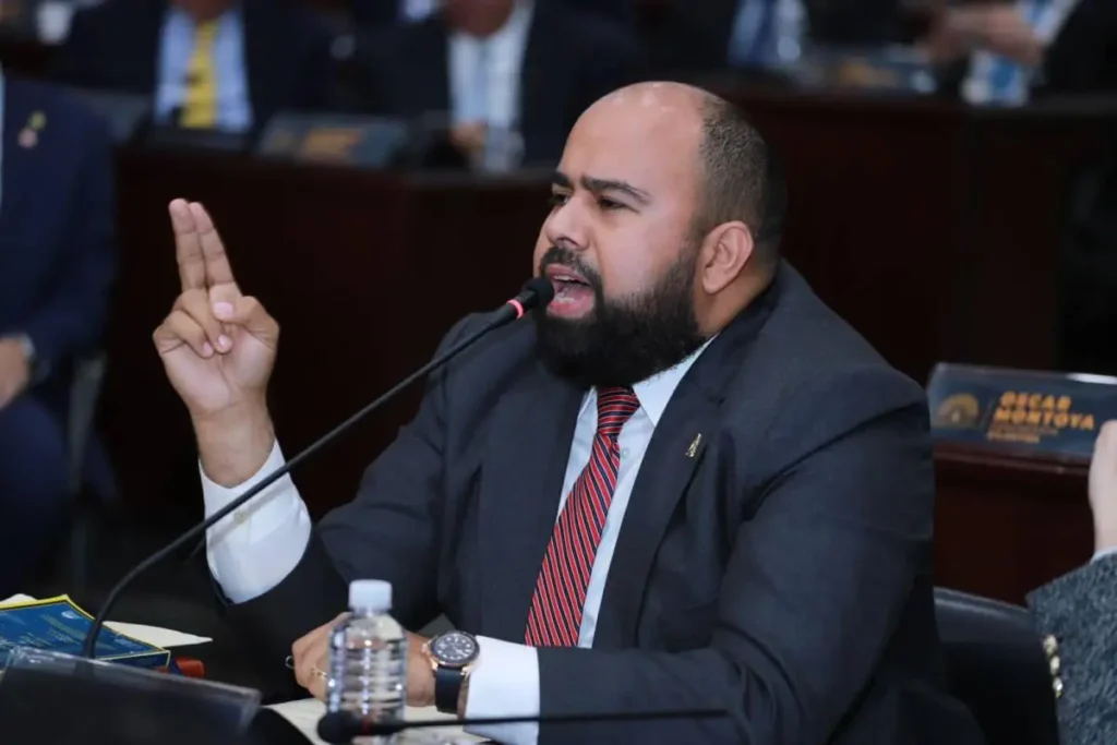 Rafael Sarmiento reta a Tomás Zambrano